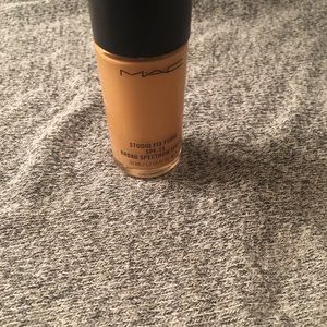 Mac Cosmetics Foundation